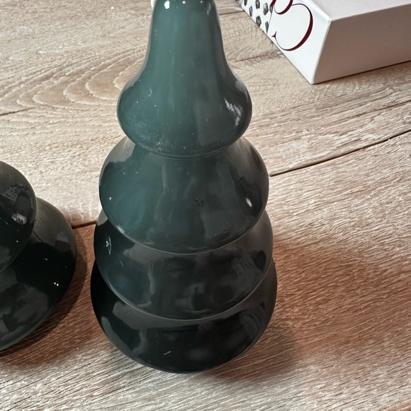 Elegant Green Tree Accents candle - Picture 3 of 13